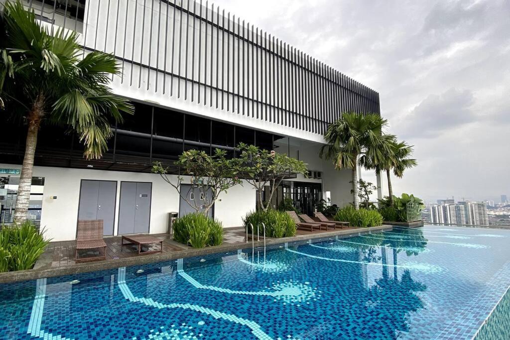Super King-sized Studio-revo * Kuala Lumpur